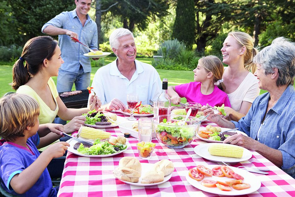 txn-p. Damit der gemütliche Grillabend ein voller Erfolg wird, sollte nur hochwertiges Fleisch wie beispielsweise Steak von irischen oder südamerikanischen Weideochsen auf den Tisch kommen.